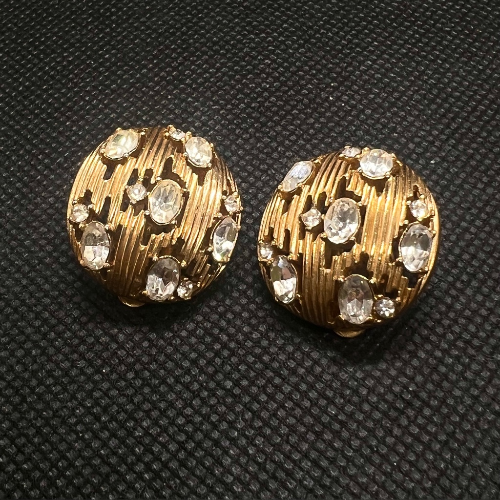 Stunning Crown Trifari Clear Rhinestone Lined Gold Tone Clip On Earrings Vintage 98$
